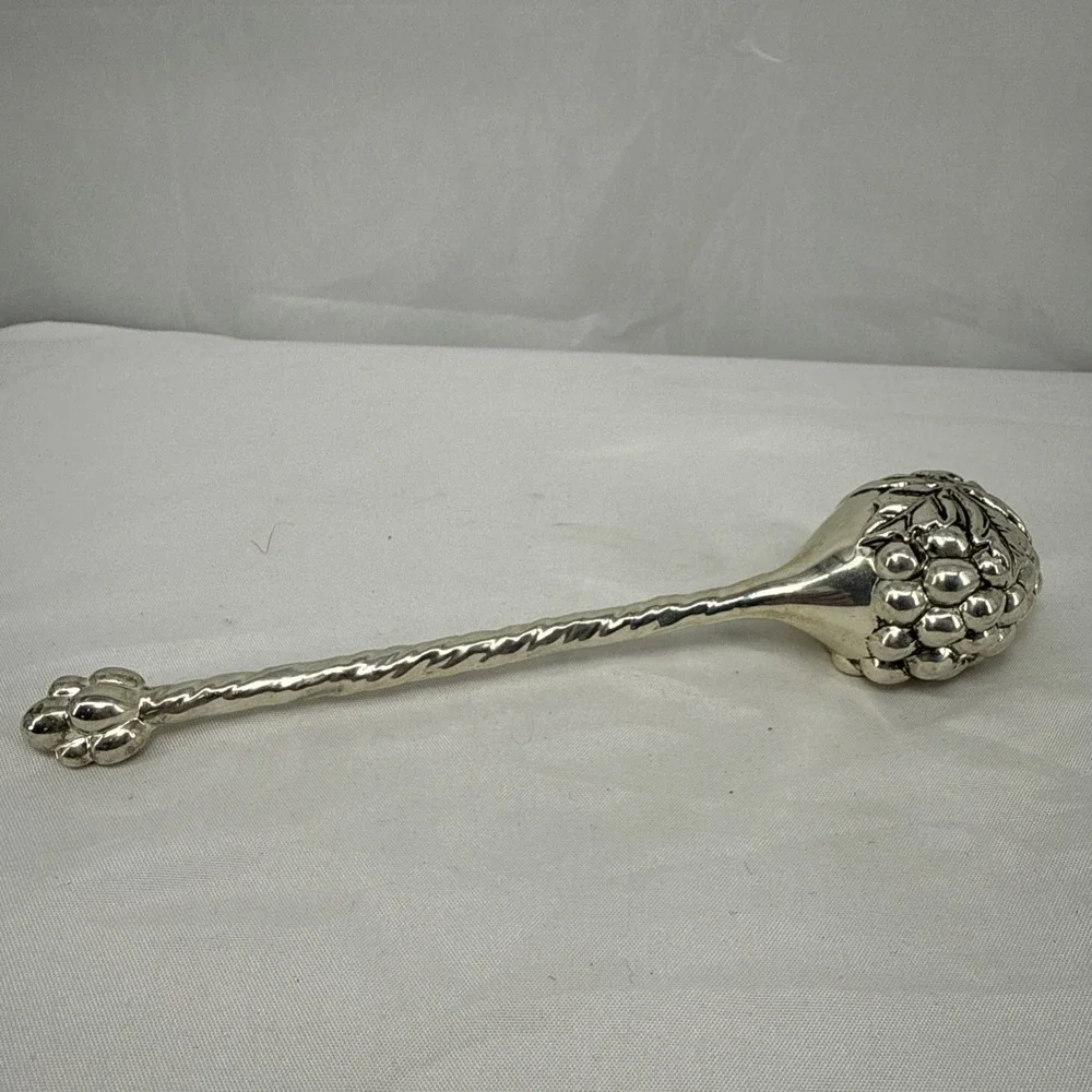 Silea‎ silver plated bubble keeper wine stopper champagne fizz France grapes VGC